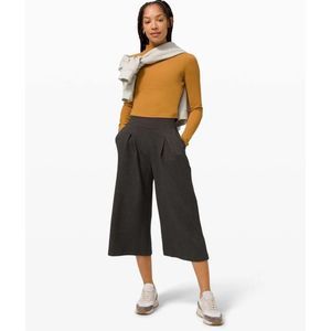 lululemon athletica Cropped Wide-Leg Pants in Charcoal